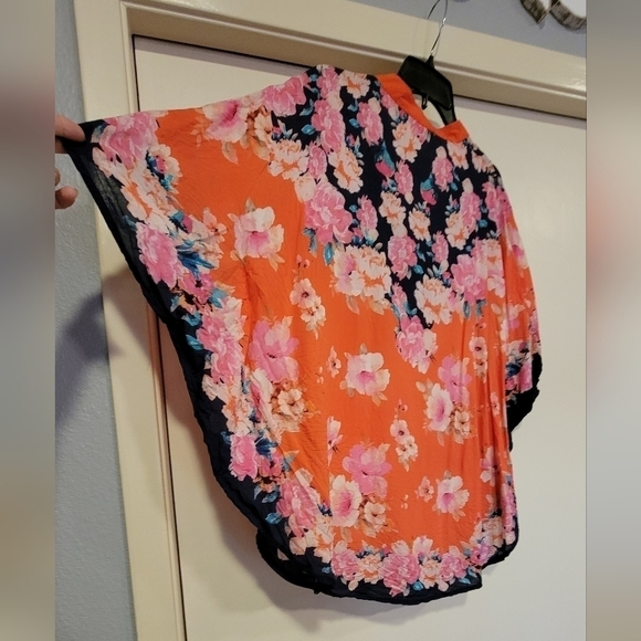 Tolani Collection NWOT wing sleeve coral, pink, blue, teal tropical flower top - Picture 2 of 8